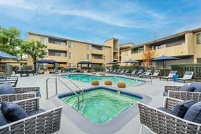 Northridge apartment for rent - Jacuzzi and pool